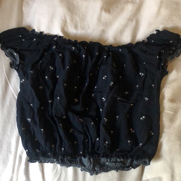Brandy Melville Blouse - Picture 3 of 3